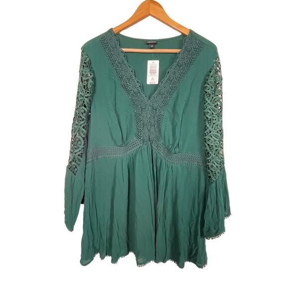 NWT Torrid Blouse‎ Women's Plus 2X Green Crinkle Lace Babydoll 3/4 Bell Sleeve - Picture 1 of 7